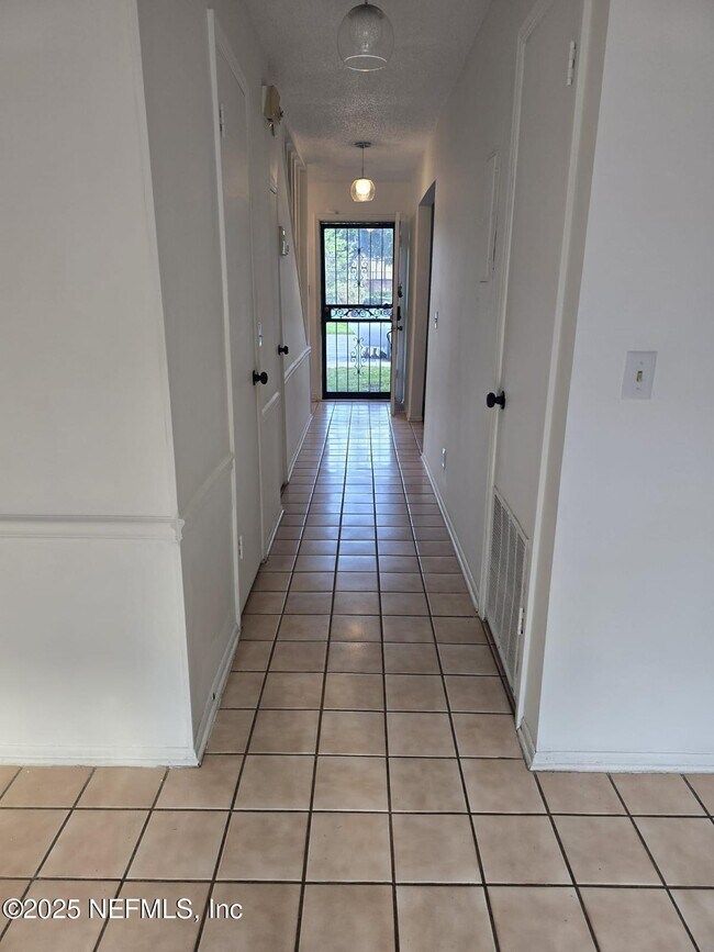 Building Photo - 4807 Windrush Ln
