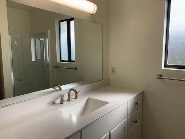 Building Photo - West Sedona