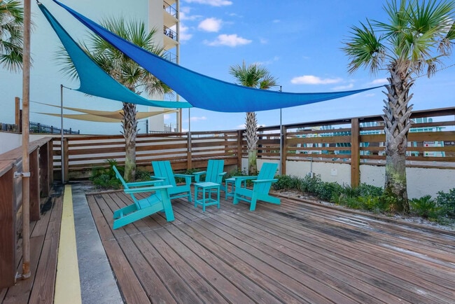 Building Photo - 8817 S Thomas Dr