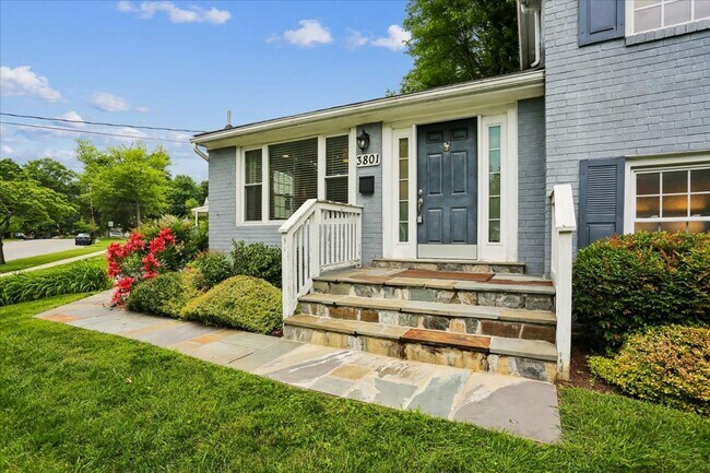 Building Photo - Picturesque Corner Lot Single Family Home in Kensington