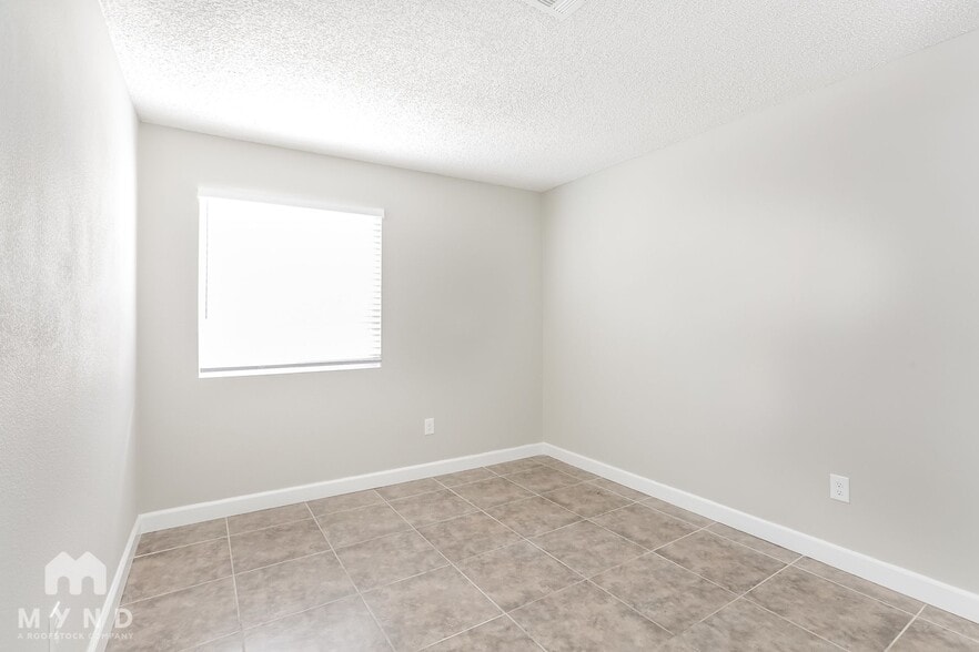 Building Photo - 2241 Goldhill Way