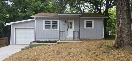 Building Photo - 2935 E Republic Rd