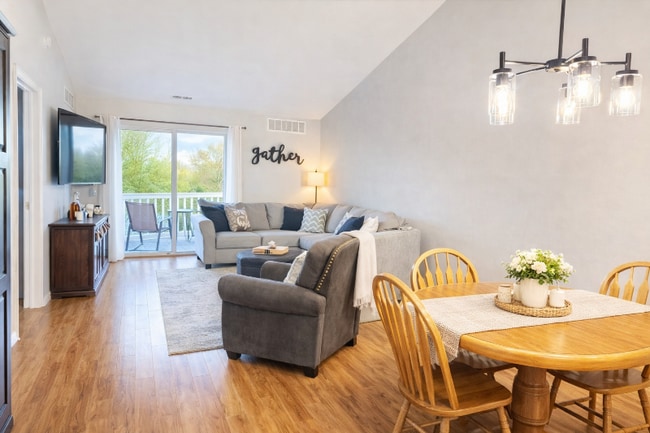 Building Photo - 1006 E Duncan St