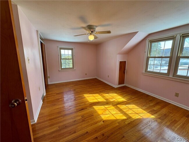 Building Photo - 5291 Abbe Dr