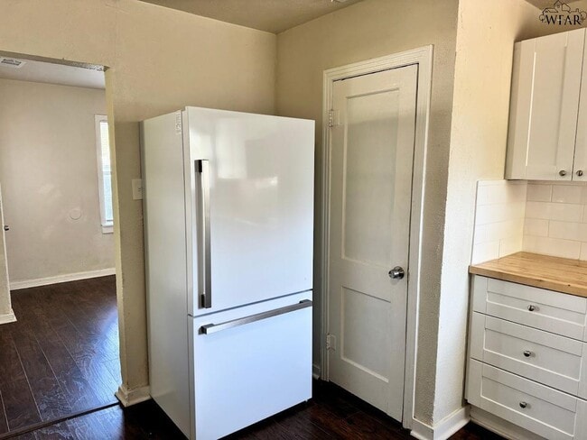 Building Photo - 1627 Oceola Ave