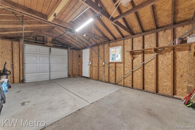 Building Photo - 2416 Shawood Dr