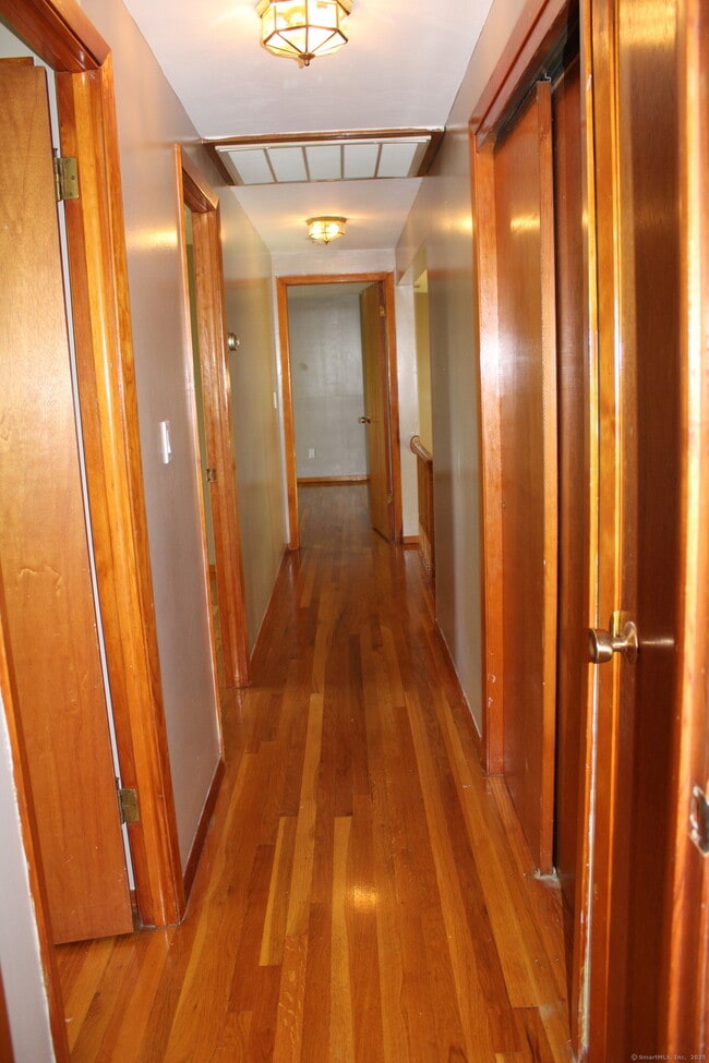 Building Photo - 153 Brookside Rd