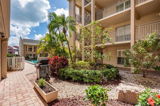 Building Photo - 845 Benjamin Franklin Dr