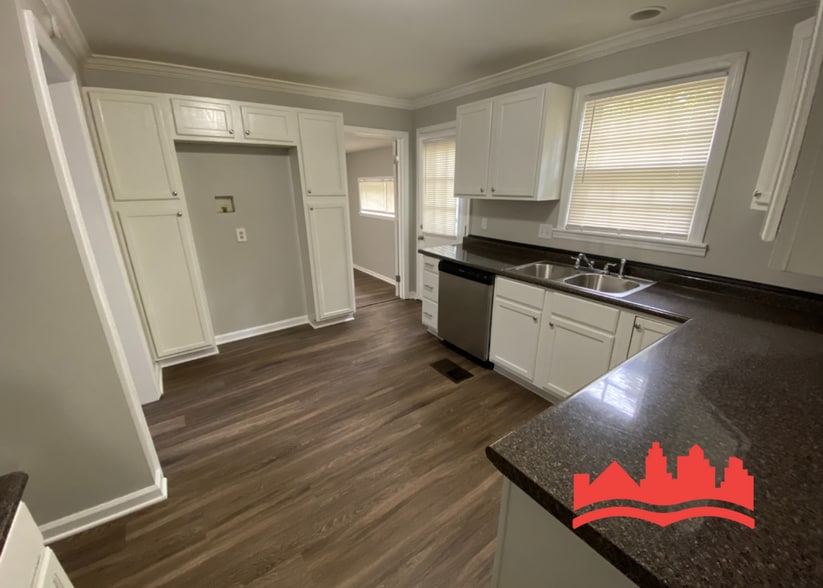 Building Photo - 956 Goodman St