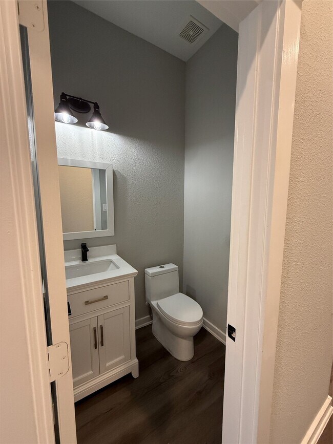 Building Photo - 8439 Berry Brush Ln