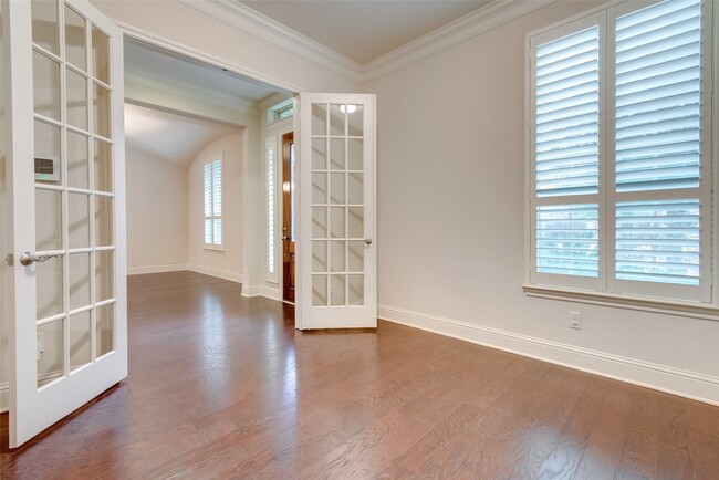 Building Photo - 10307 Latta Creek Dr