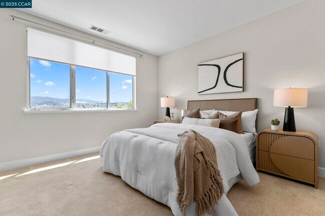 Building Photo - 555 Ygnacio Valley Rd