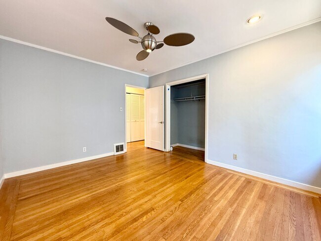 Building Photo - Beautifully Renovated Single-Family Home i...