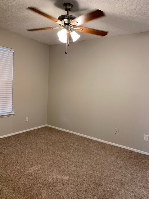 Building Photo - 800 W Cartwright Rd