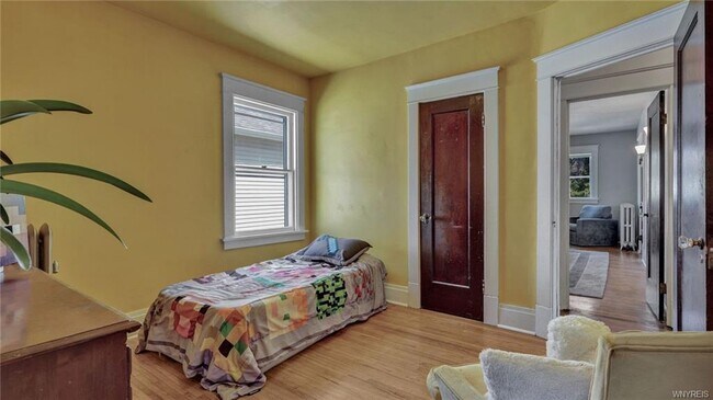 Building Photo - 59 Crestwood Ave