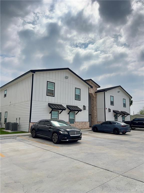 Building Photo - 8 Ragland Rd