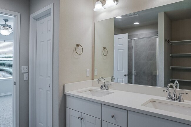Building Photo - 5306 Golden Canary Ln