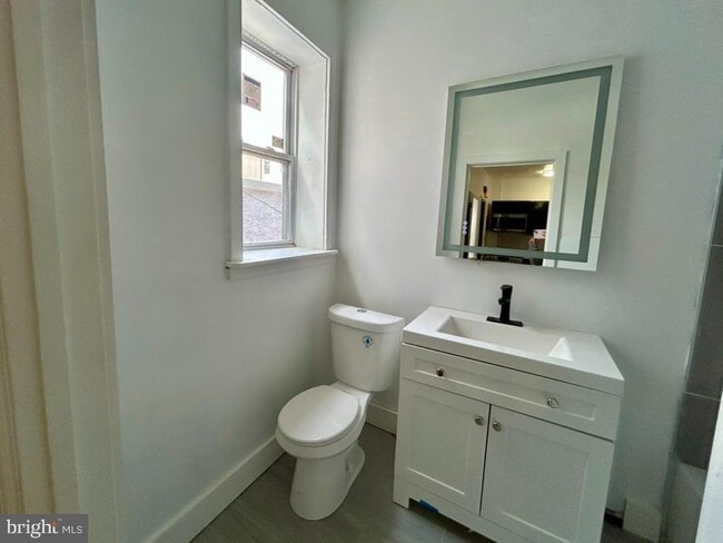 Building Photo - 2823 W Girard Ave