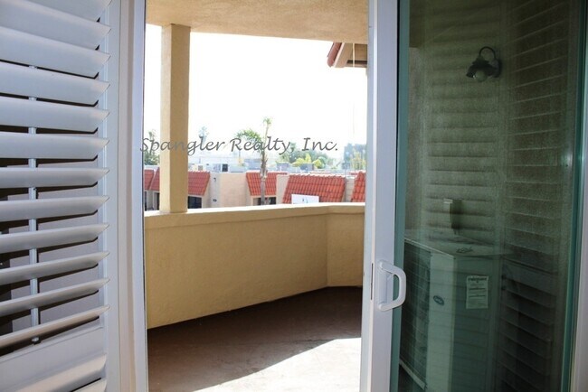 Building Photo - 553 Laguna Dr