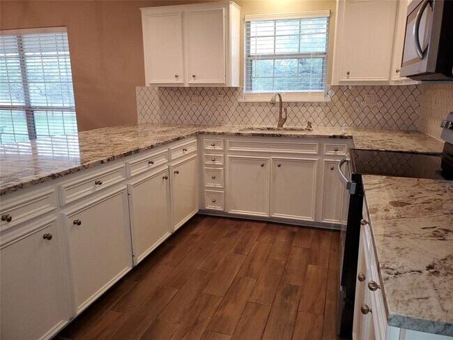 Building Photo - 2920 Candace Cir