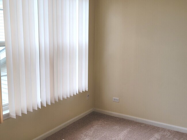 Building Photo - 3073 Kentshire Cir