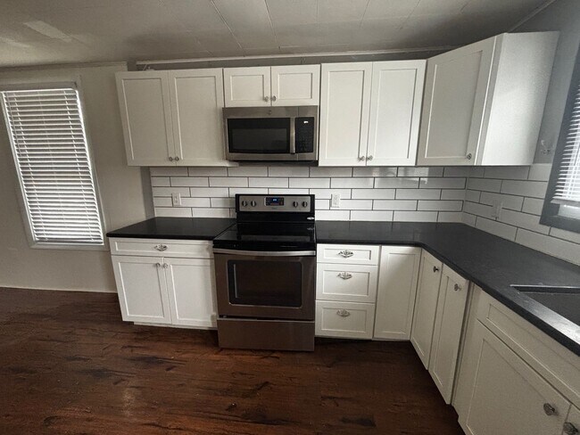 Building Photo - Italian Estates Property Management