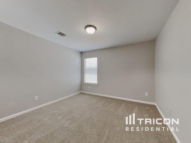 Building Photo - 7711 Cypress Edge Dr