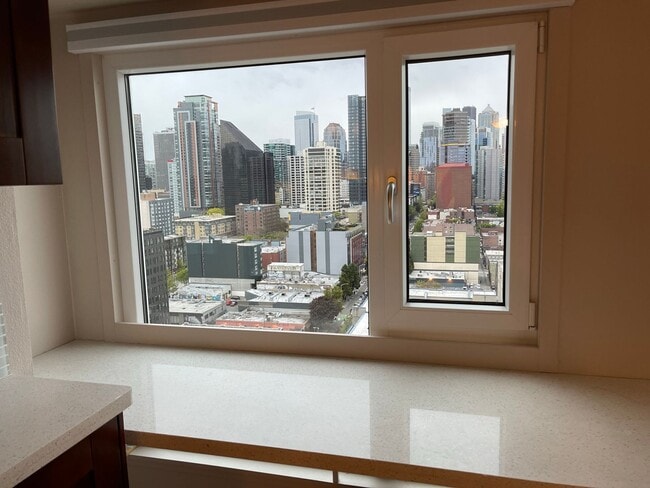 Building Photo - Beautiful Home In Arbor Place Tower