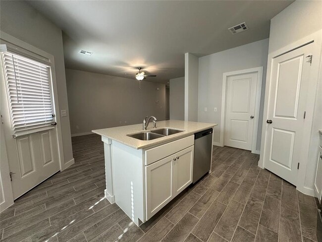 Building Photo - 16990 Lantana Loop