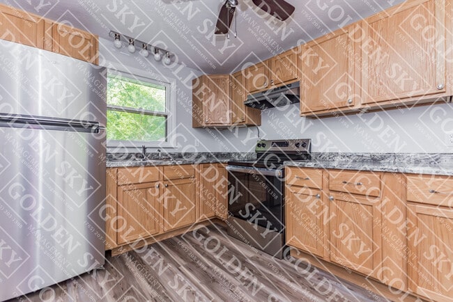 Building Photo - 4305 W Garver Dr