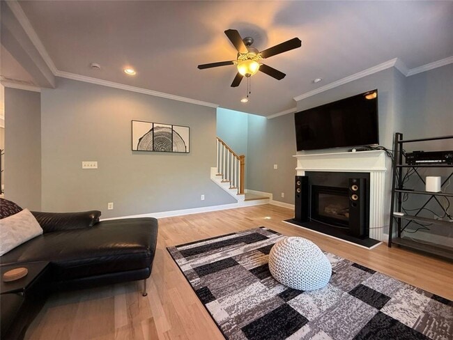 Building Photo - 1429 Dupont Commons Cir NW