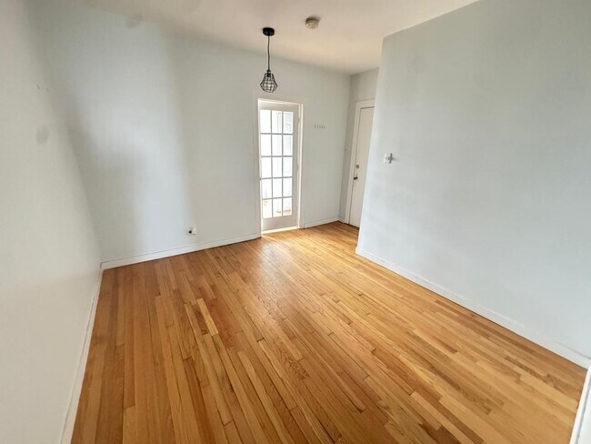 Building Photo - 2700 N Laramie Ave