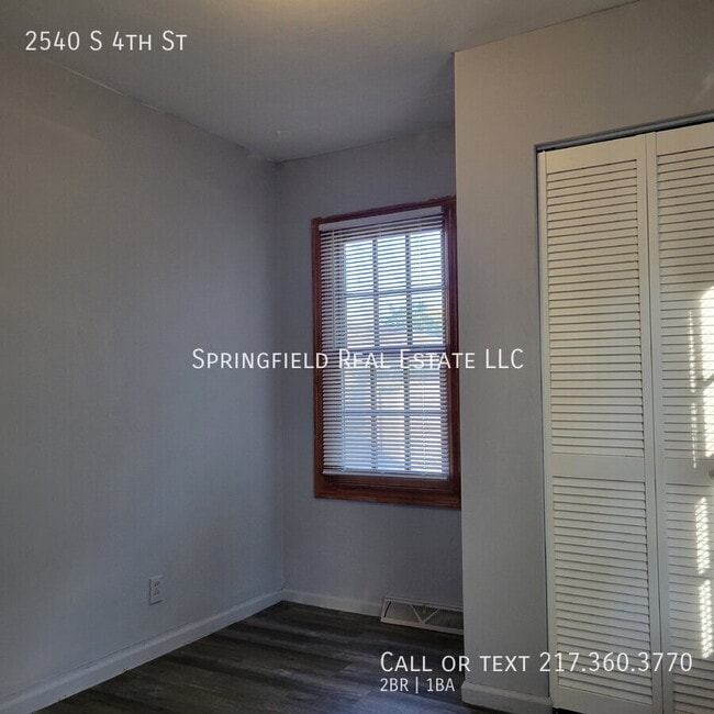 Building Photo - 2540 S 4th St