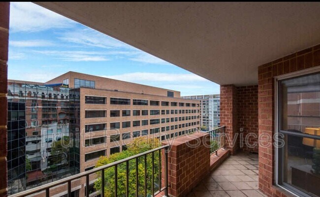 Building Photo - 1230 23rd St NW