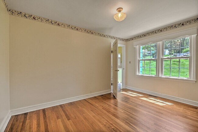 Building Photo - 1212 Tusculum Blvd