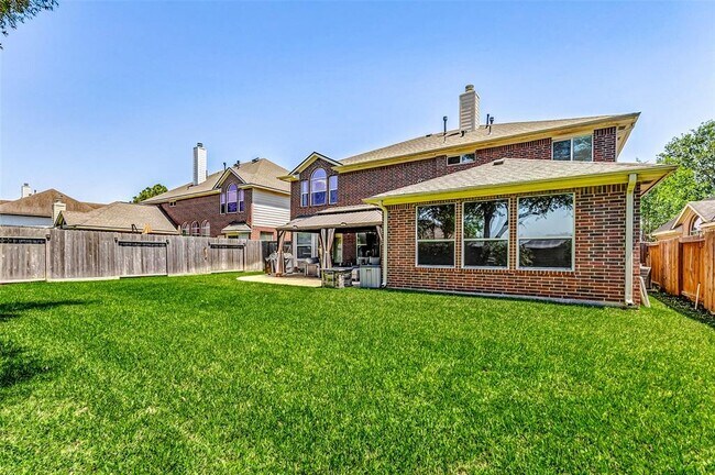 Building Photo - 2208 Breezeway Bend Dr