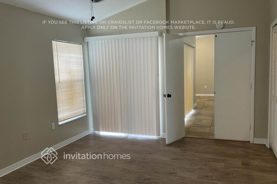 Building Photo - 4416 11th Ave E