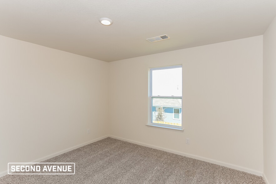 Building Photo - 9704 Sierra Grande Dr