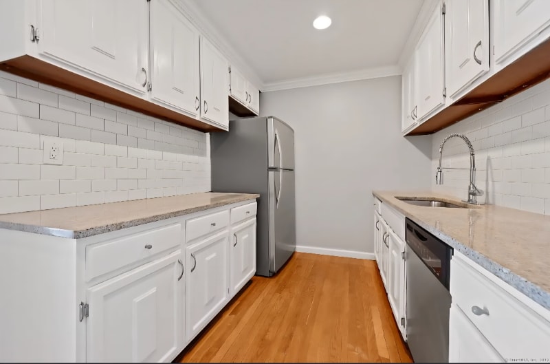 Building Photo - 140 Kane St