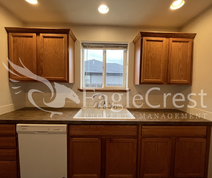 Building Photo - 1914SUNSET