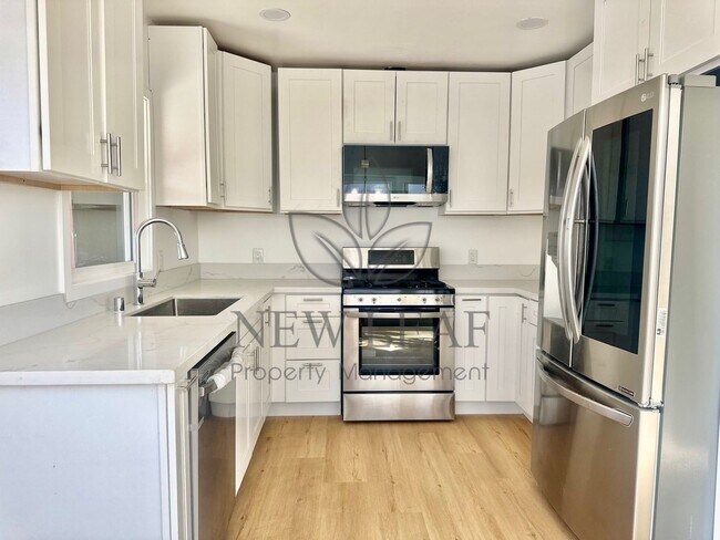 Building Photo - 232 S Bush St