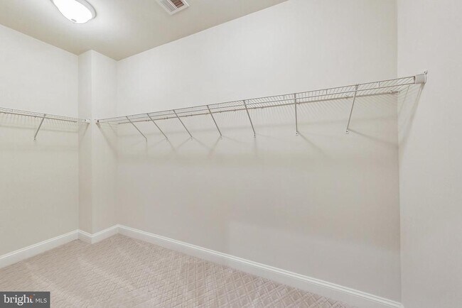 Building Photo - 605 Fair Winds Way