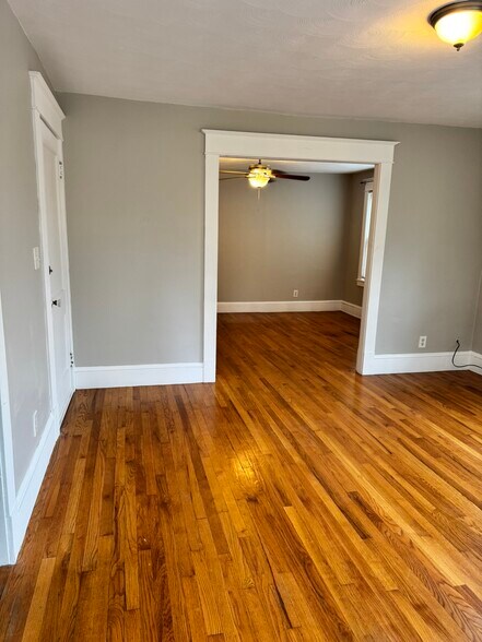 Livingroom - 122 Powell Ave