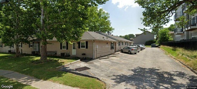 Building Photo - 308 Madison