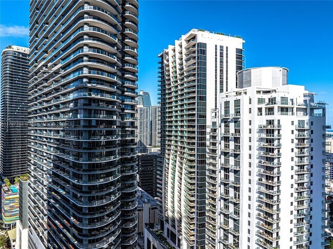 Building Photo - 1010 Brickell Ave