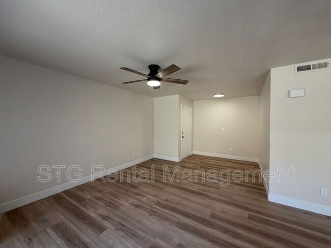 Building Photo - 462 W 300 N