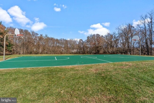 Building Photo - 2014 Barry Ct