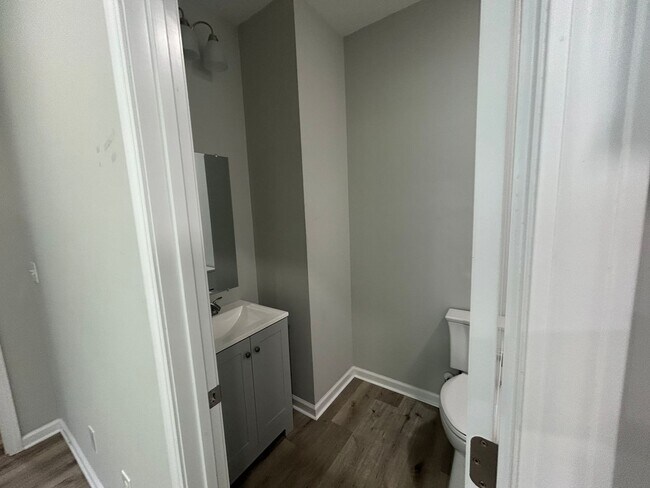 Building Photo - $1995  a Month For Lovely Duplex in Historic Melrose Heights