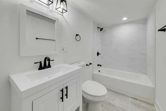 Building Photo - 2453 N Mozart St