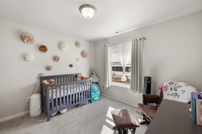 Building Photo - Modern 3 Bed Townhome with Garage – Water ...